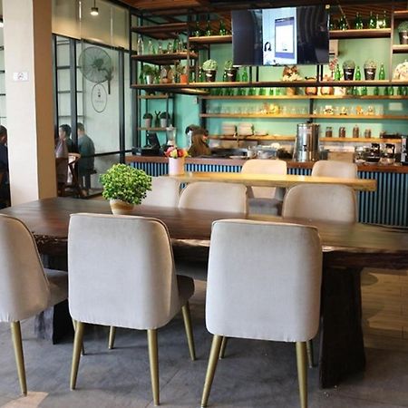 CREW EXPRESS Hotel Lubukpakam Zewnętrze zdjęcie