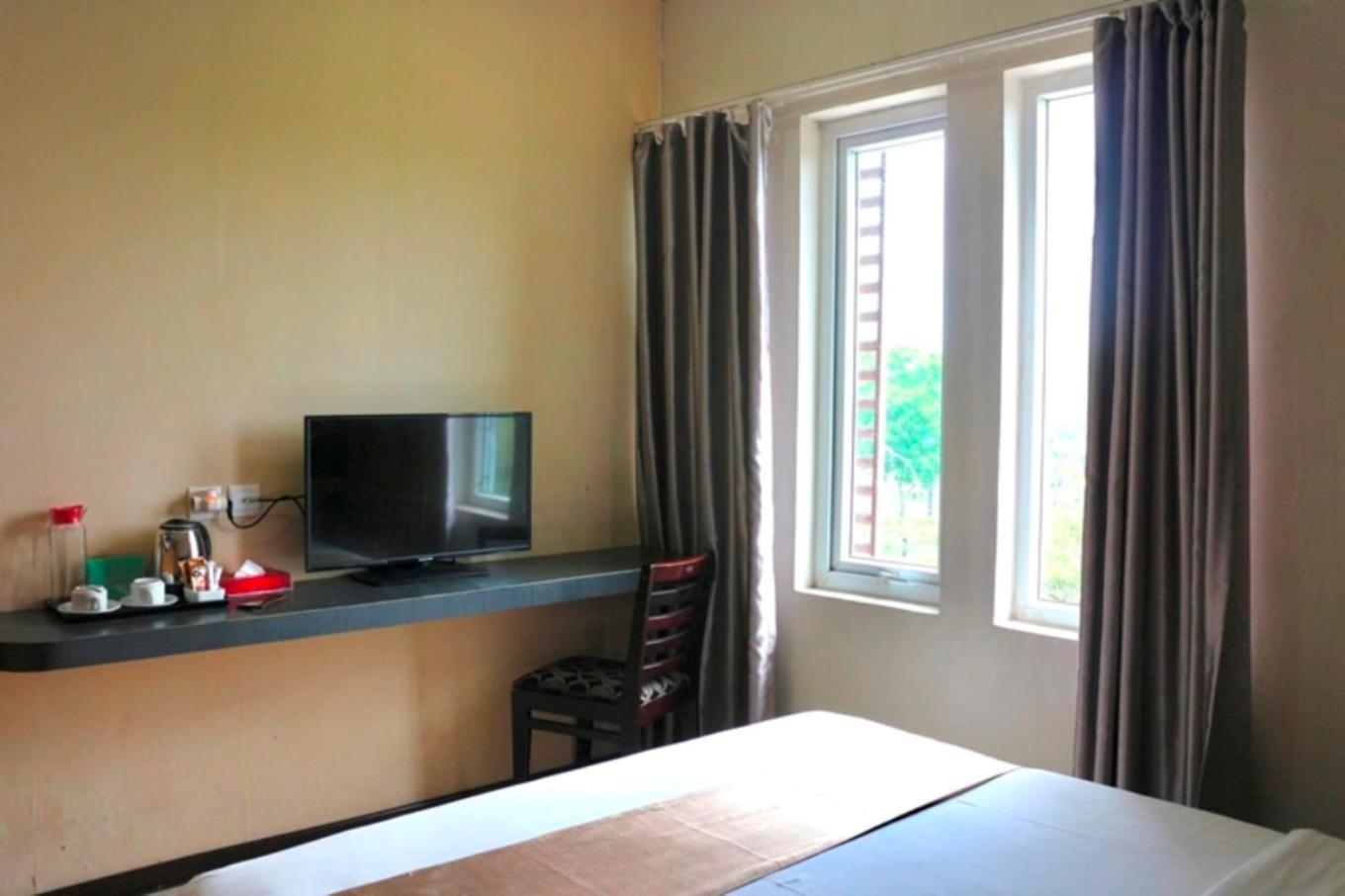 CREW EXPRESS Hotel Lubukpakam Zewnętrze zdjęcie