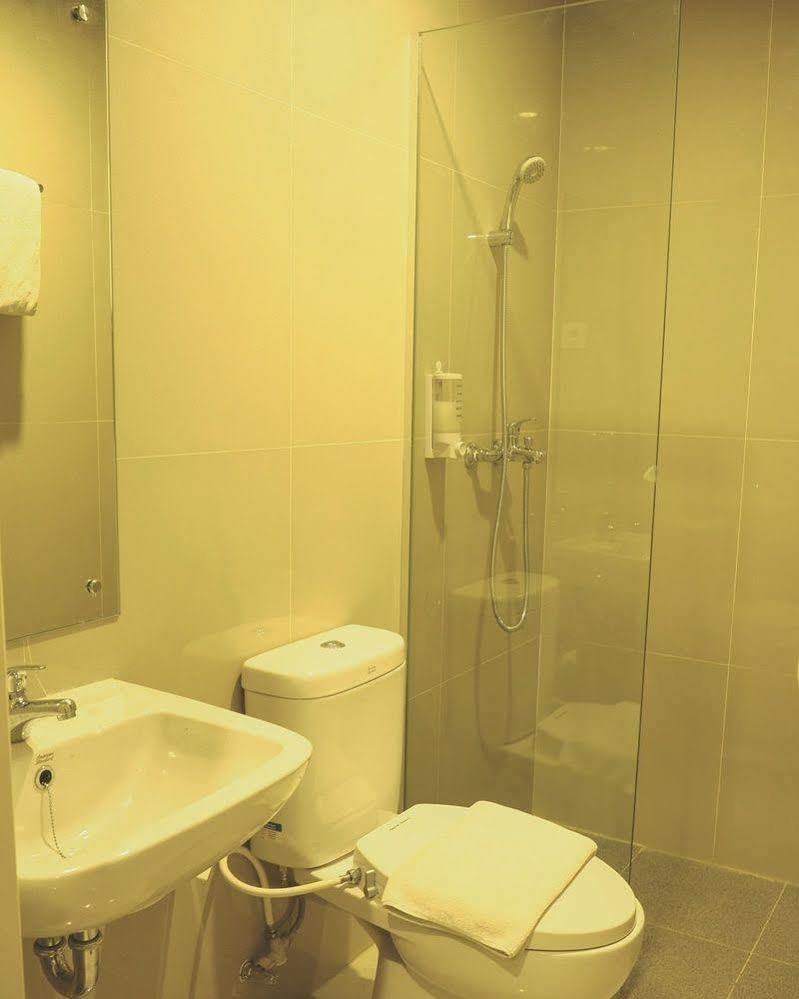 CREW EXPRESS Hotel Lubukpakam Zewnętrze zdjęcie